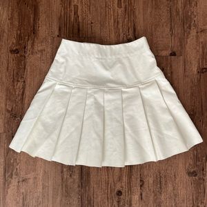 SHEIN white tennis skirt. Size small.